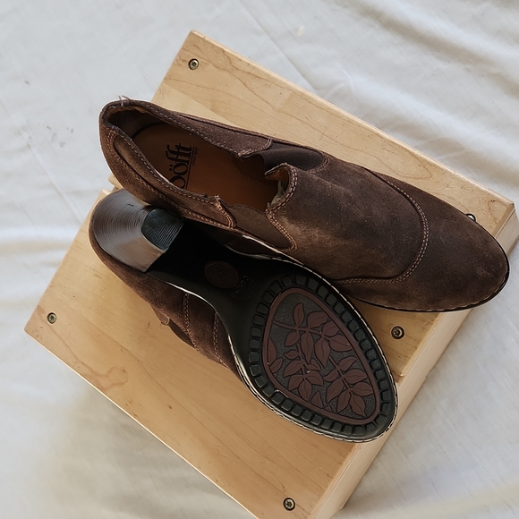 SOFFT size 8 1/2, booties, brown suede #1158 - Picture 3 of 7
